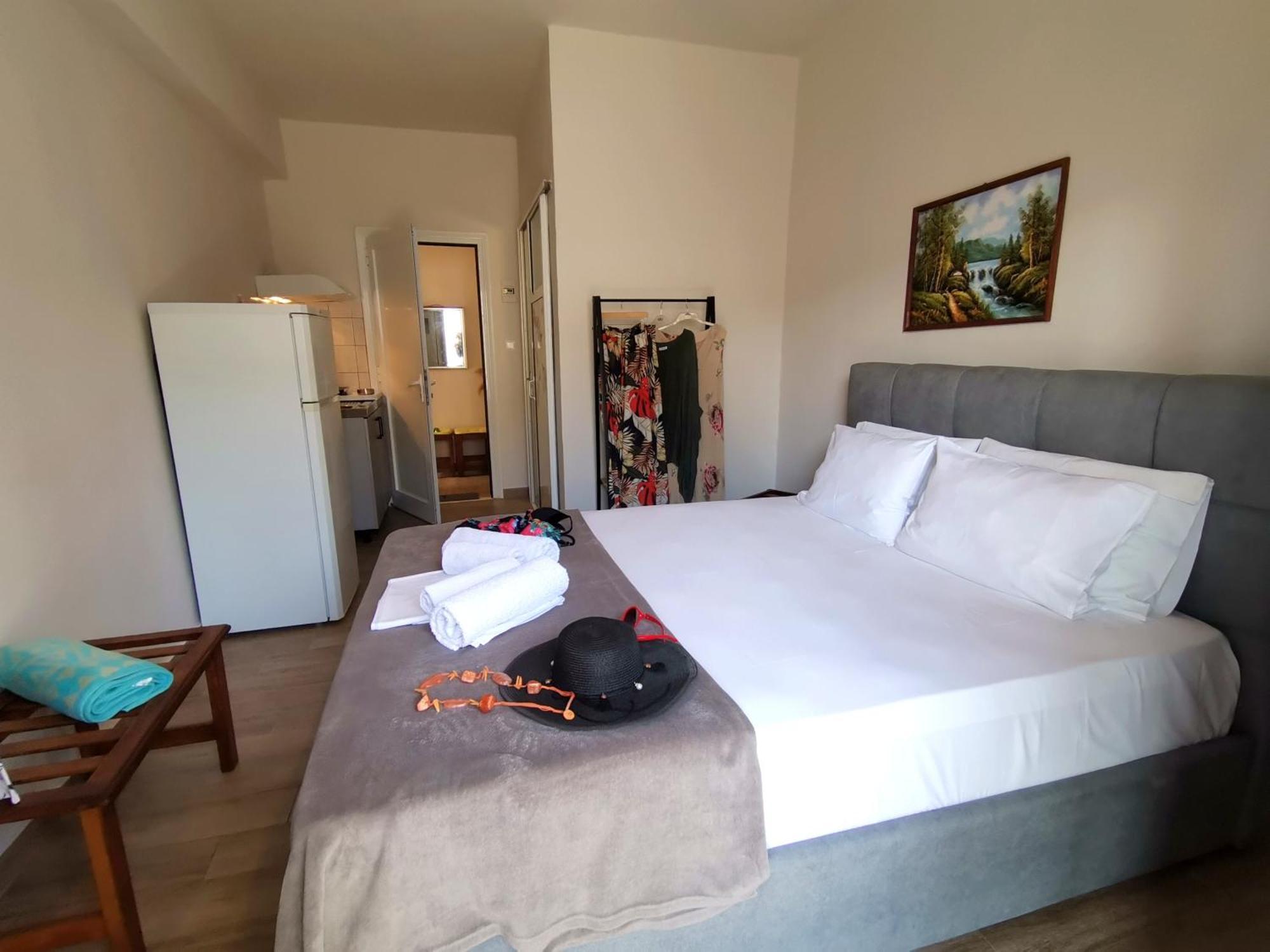 Lia Adults Only -fully Renovated *